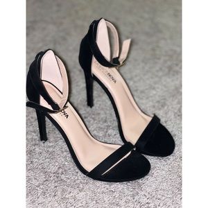 Black Heels - fashion Nova